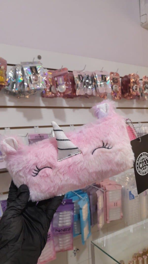 Cartuchera / porta cosméticos de peluche 3