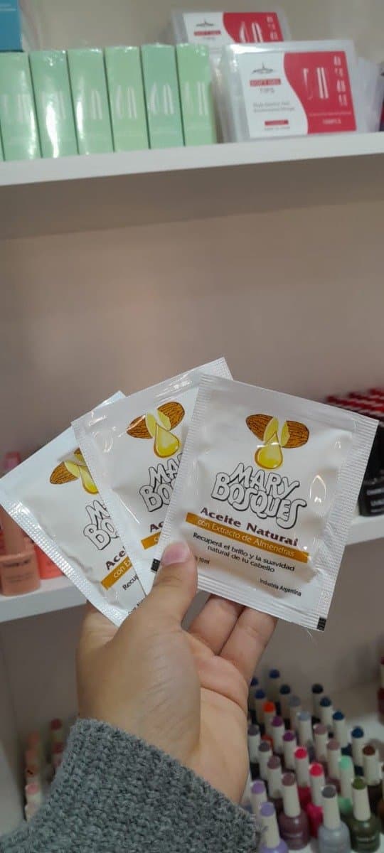 Aceite natural con extractos de almendras Mary Bosques