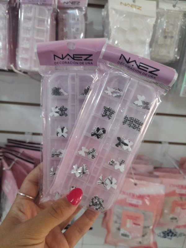Deco moños blancos y negros NAEZ Código 1338