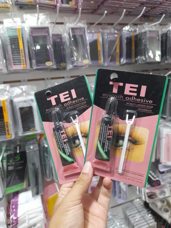 Pegamento para pestañas en grupo TEI transparente