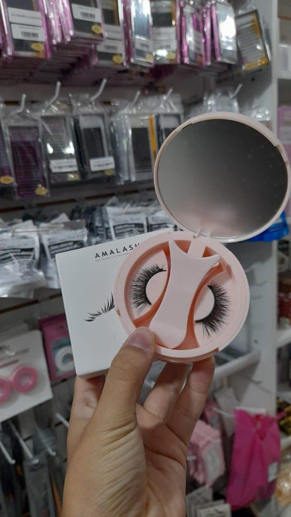 Modelo L05 QUEEN  PESTAÑAS IMANTADAS SIN PEGAMENTO Y REUTILIZABLES