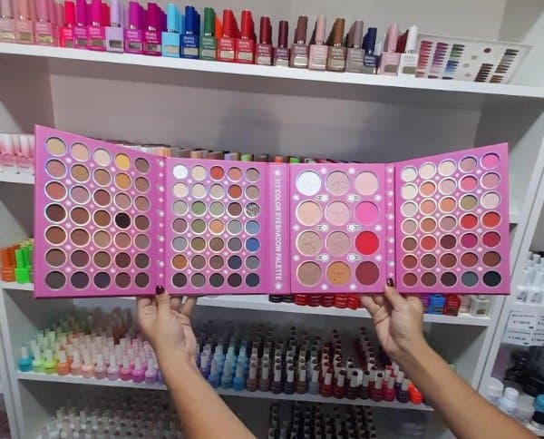 Super librito de sombras HELLO KITTY