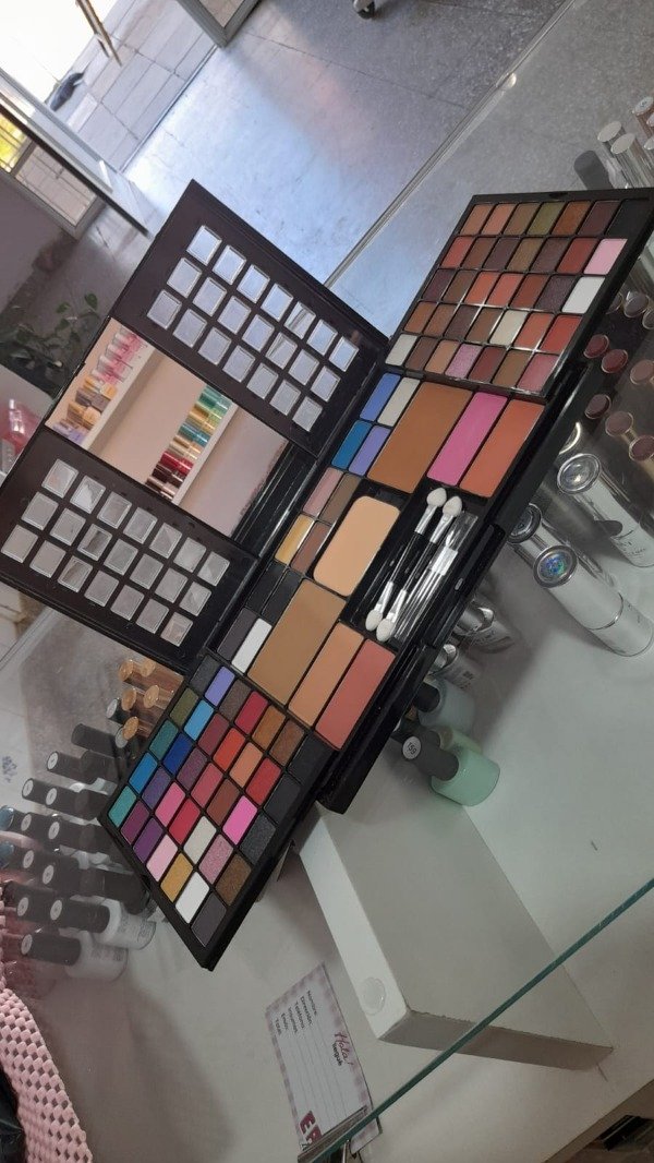 Paleta de sombras 82 COLORES TEJAR
