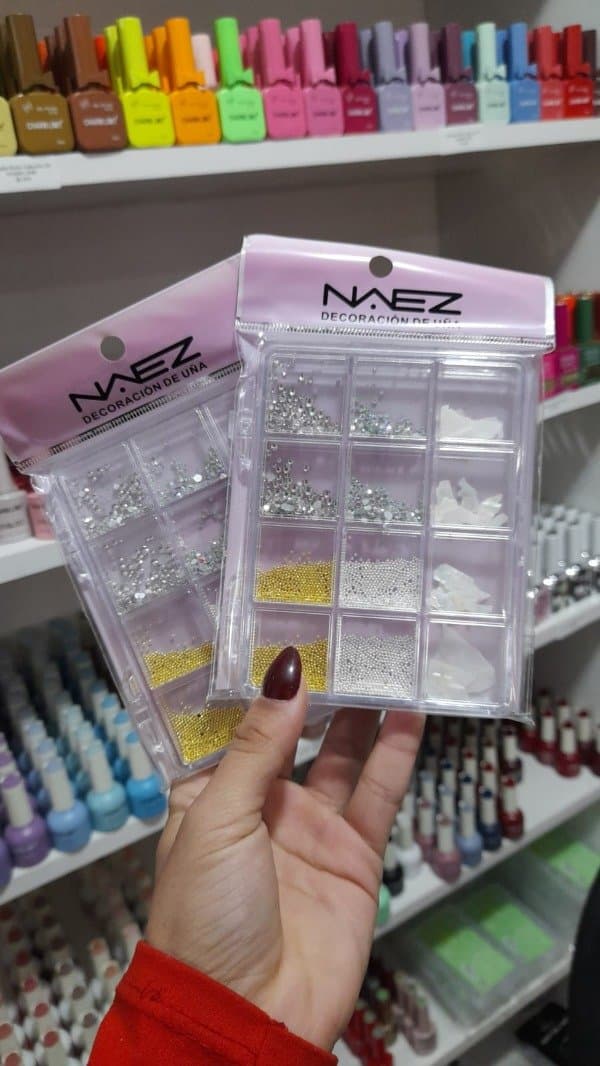 Deco con Nácar caviar y strass plateado y tornasolado Código1756 NAEZ