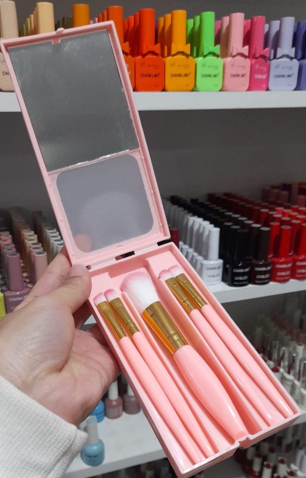 Set de brochas con espejo y estuche