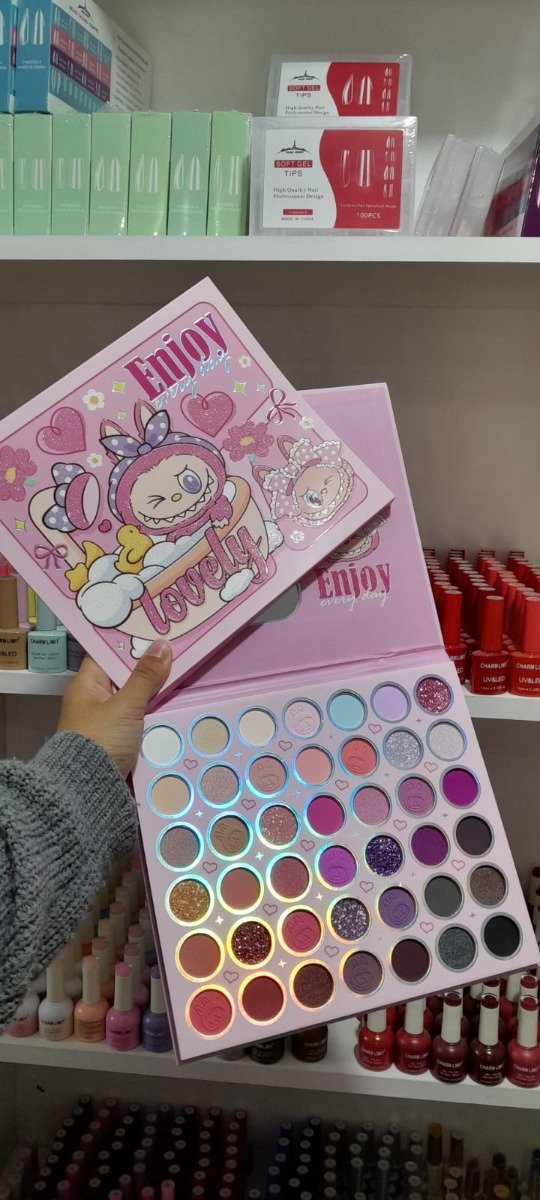 Paleta de sombras Labubu 42 colores